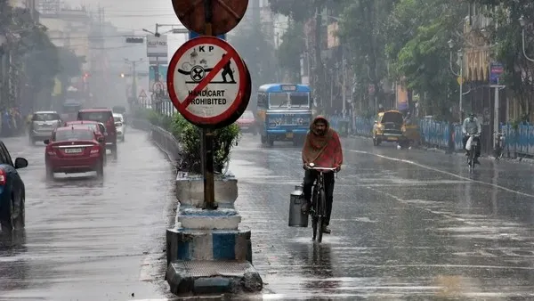 ತಮಿಳುನಾಡಿನಲ್ಲಿ ಮತ್ತೆ ಭಾರಿ ಮಳೆ :  ಶಾಲೆಗಳಿಗೆ ರಜೆ , ಯೆಲ್ಲೋ – ಆರೆಂಜ್ Alert  ಘೋಷಣೆ