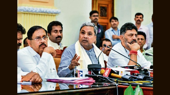 ಮೈಕ್ರೋ ಫೈನಾನ್ಸ್ ಕಂಪನಿಗಳಿಗೆ ಲಗಾಮು, ಸುಗ್ರೀವಾಜ್ಞೆಗೆ ರಾಜ್ಯ ಸಂಪುಟ ಅನುಮೋದನೆ.