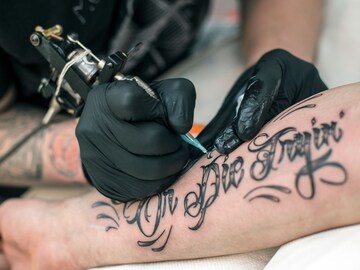 ಟ್ಯಾಟೂ ಪ್ರಿಯರಿಗೂ ಶಾಕ್, ಆರೋಗ್ಯ ಇಲಾಖೆ ಅಲರ್ಟ್: ಟ್ಯಾಟೂನಿಂದ ಬರುತ್ತೆ ಹೆಚ್ಐವಿ, ಕ್ಯಾನ್ಸರ್!