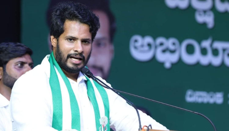 HoneyTrap ಕೇಸ್‌ನ ಟೀಸರ್‌ನಲ್ಲಿ ಬೇರೆಯದ್ದೇ ಕೆಲಸ ಆಗುತ್ತಿದೆ  – ನಿಖಿಲ್ ಕುಮಾರಸ್ವಾಮಿ ಆರೋಪ.