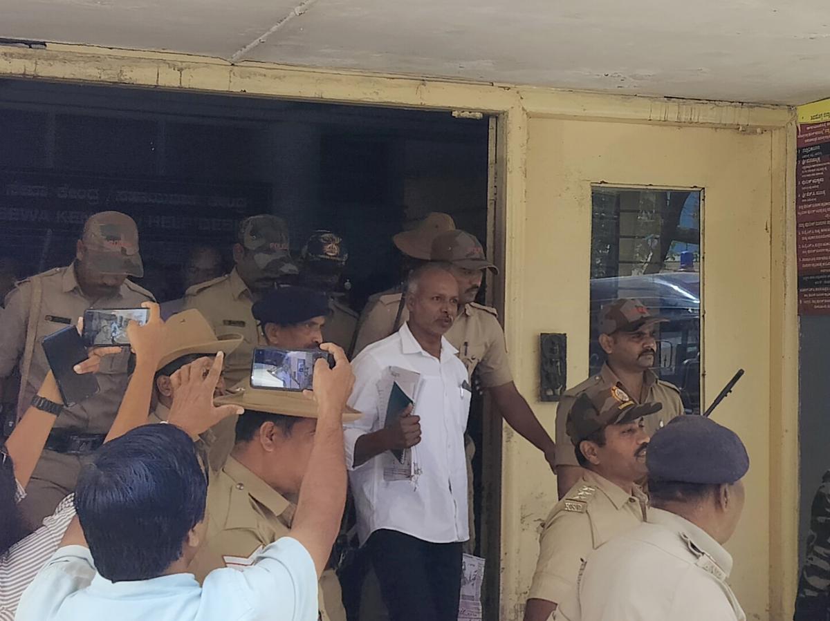 ನಕ್ಸಲ್ ನಾಯಕ ಬಿ.ಜಿ. ಕೃಷ್ಣಮೂರ್ತಿ ಶಿವಮೊಗ್ಗ ನ್ಯಾಯಾಲಯಕ್ಕೆ ಹಾಜರು.