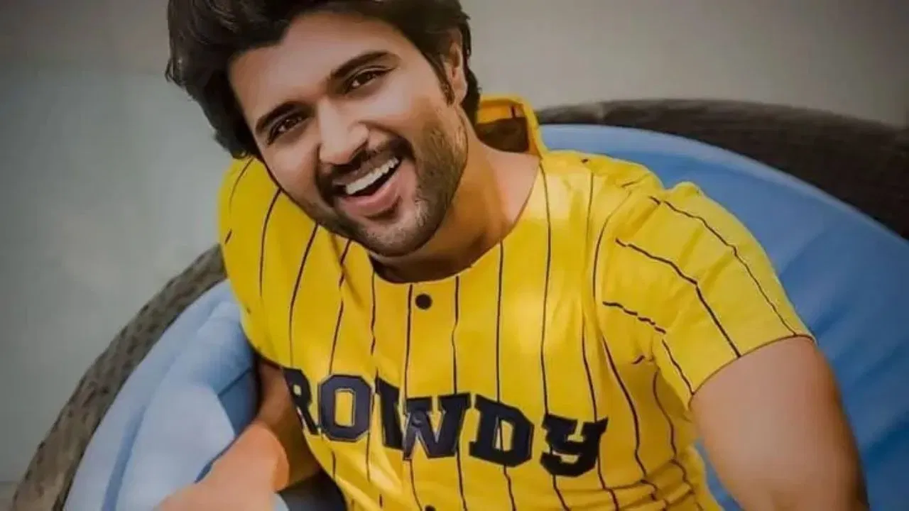 ಫ್ಯಾಷನ್  ಬ್ರ್ಯಾಂಡ್ ಮಾರಾಟಾದಿಂದ ಬರುವ ಹಣದ ಒಂದು ಭಾಗ ಭಾರತೀಯ ಸೇನೆಗೆ; ವಿಜಯ್ ದೇವರಕೊಂಡ ಘೋಷಣೆ….