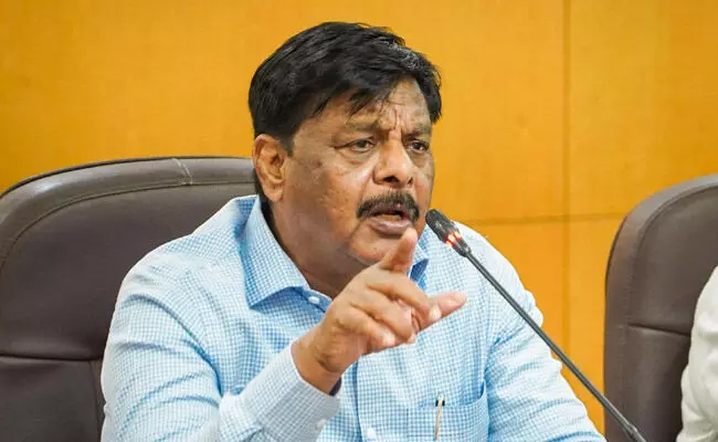 ಸಿಎಂ ಬದಲಾವಣೆ ವಿಚಾರಕ್ಕೆ ಸಂಬಂಧಿಸಿದಂತೆ ಸಮಾಜ ಕಲ್ಯಾಣ ಇಲಾಖೆ ಸಚಿವ ಹೆಚ್.ಸಿ ಮಹದೇವಪ್ಪ ಹೇಳಿಕೆ.