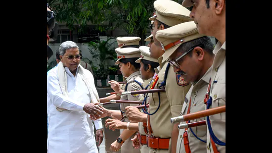 ಸಿಎಂ ಸಿದ್ದರಾಮಯ್ಯ ವಿರುದ್ಧ ಅವಹೇಳನಕಾರಿ ಕಮೆಂಟ್ ಪೊಲೀಸರಿಗೆ ದೂರು ನೀಡಿದ ಕಾಂಗ್ರೆಸ್.