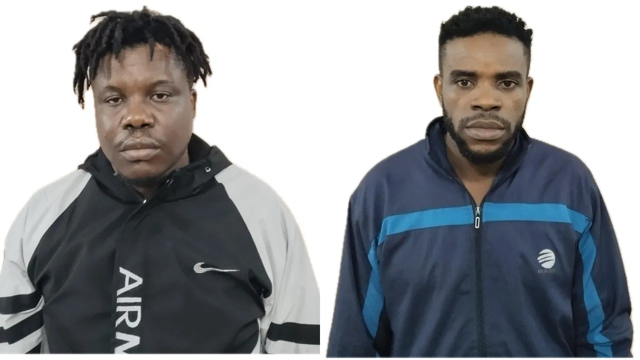 ರೆಡಿಮೇಡ್ ಬಟ್ಟೆಗಳ ಪ್ಯಾಕ್​ಗಳಲ್ಲಿ ಡ್ರಗ್ಸ್ ಮಾರಾಟ! ನೈಜೀರಿಯಾ ಪ್ರಜೆಗಳಿಬ್ಬರು ಪೊಲೀಸ್ ವಶಕ್ಕೆ.