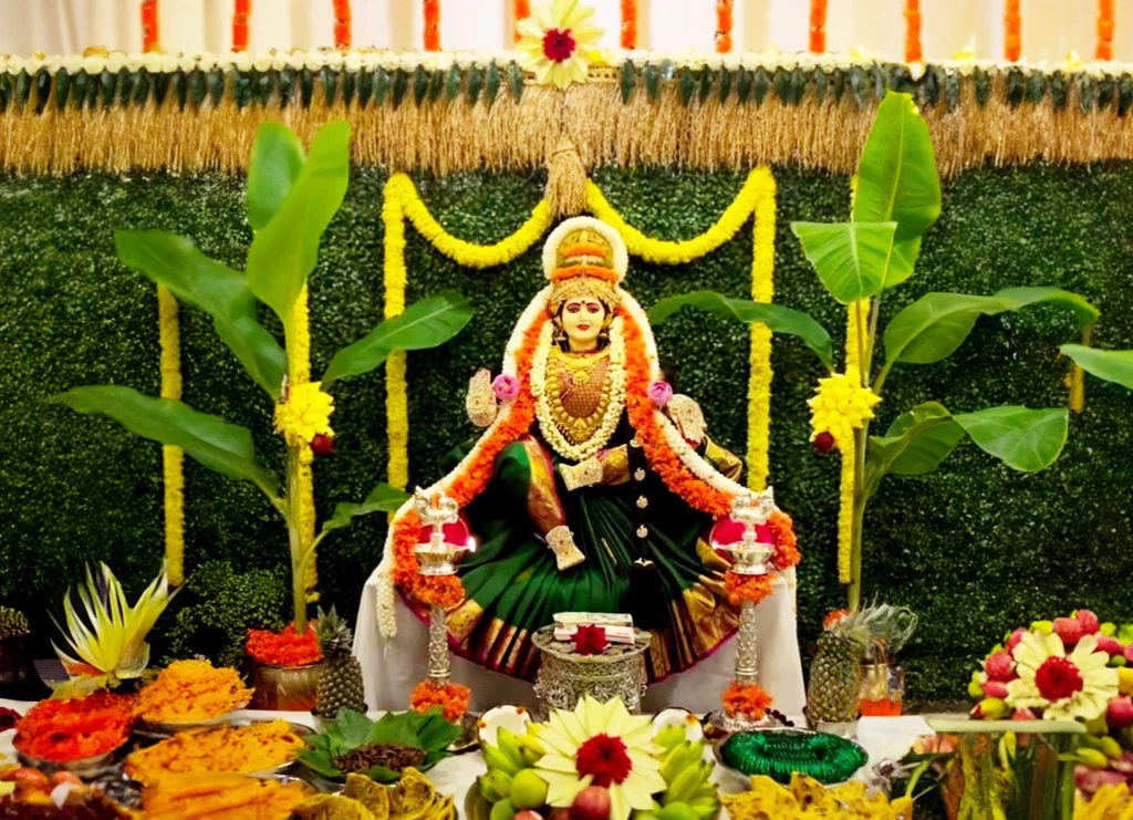 ವರಮಹಾಲಕ್ಷ್ಮೀ ವ್ರತಾಚರಣೆಯ ವೇಳೆ ಈ ಕೆಲವು ತಪ್ಪುಗಳು ನಿಮ್ಮಿಂದ ಅಪ್ಪಿತಪ್ಪಿಯೂ ಆಗದಂತೆ ನೋಡಿಕೊಳ್ಳಿ.