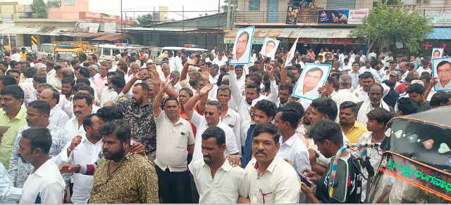 ಪೆಟ್ರೋಲ್ ಸುರಿದುಕೊಂಡು ಆತ್ಮಹತ್ಯೆಗೆ ಯತ್ನಿಸಿದ ರಾಜಣ್ಣ ಬೆಂಬಲಿಗ.