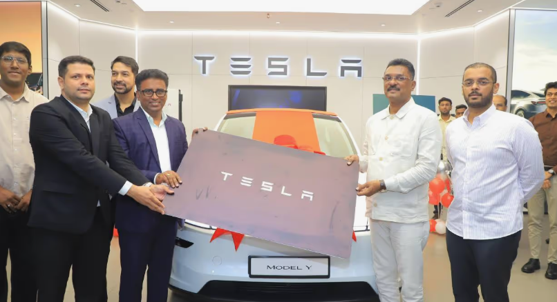 ಮೊಮ್ಮಗನಿಗೆ ಶಾಲೆಗೆ ತೆಗೆದುಕೊಂಡು ಹೋಗಲು ಭಾರತದಲ್ಲಿ ಮೊದಲ ಟೆಸ್ಲಾ ಕಾರು ಖರೀದಿಸಿದ ಸಾರಿಗೆ ಸಚಿವ!
