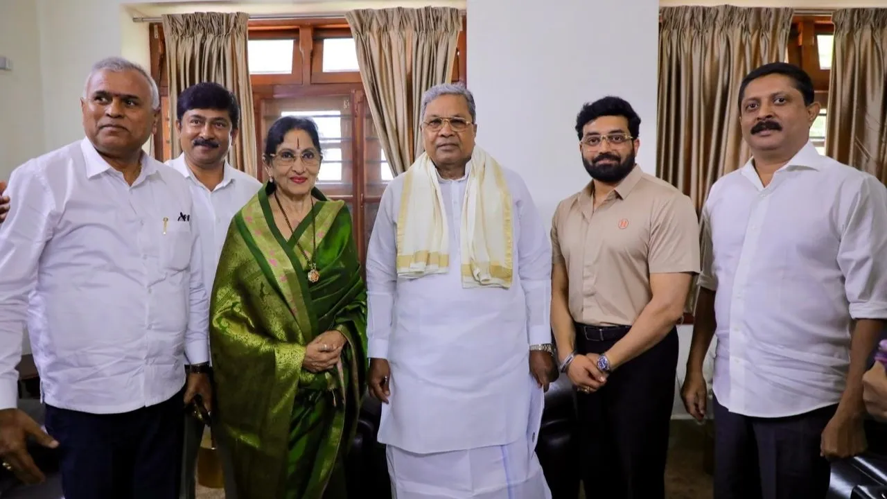 ಸಿಎಂ ಸಿದ್ದರಾಮಯ್ಯ ಭೇಟಿಯಾದ ನಟಿ ಭಾರತಿ ವಿಷ್ಣುವರ್ಧನ್, ನಟ ಅನಿರುದ್ಧ