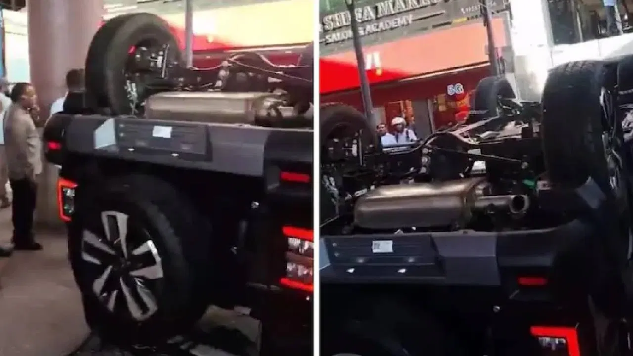 ನಿಂಬೆ ಹಣ್ಣಿನ ಮೇಲೆ ಕಾರ್ ಹತ್ತಿಸಲು ಹೋಗಿ ಶೋ ರೂಮ್​​ನಿಂದ ಕಾರು ಸಮೇತ ಕೆಳಗೆ ಹಾರಿದ ಮಹಿಳೆ