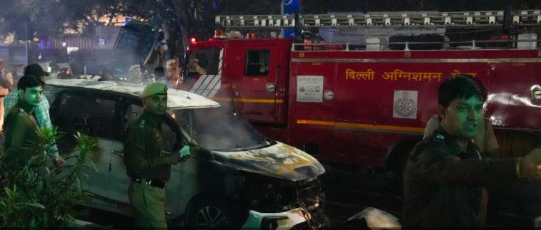 ಕೆಂಪು ಕೋಟೆ ಬಳಿ ಕಾರು ಸ್ಫೋ* 8 ಜನ ಸಾ*; ದೆಹಲಿಯಲ್ಲಿ ಹೈ ಅಲರ್ಟ್