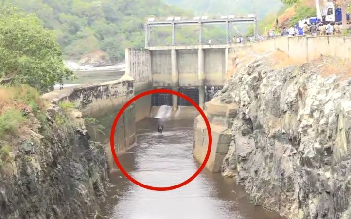 ಆನೆ ರಕ್ಷಣೆಗೆ ಬೆಂಗಳೂರಿನಿಂದ ಬಂದ ಕ್ರೇನ್​​, 4 ದಿನಗಳಿಂದ ನಾಲೆಯಲ್ಲಿ ಸಿಲುಕಿ ಆನೆ ಪರದಾಟ !