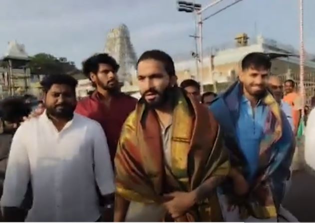 ತಿಮ್ಮಪ್ಪನ ದರ್ಶನ ಪಡೆದ RCB ಆಟಗಾರರು