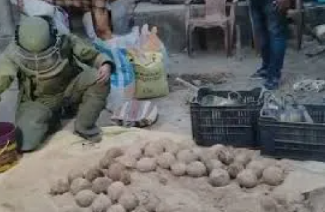 ಪಶ್ಚಿಮ ಬಂಗಾಳದಲ್ಲಿ 100 ಕಚ್ಚಾ ಬಾಂಬ್‌ ಪತ್ತೆ: ಎನ್‌ಐಎ ತನಿಖೆಗೆ ಚುನಾವಣಾ ಆಯೋಗ ಆದೇಶ.